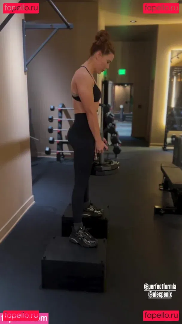 Courtney Hope Onlyfans Photo Gallery 