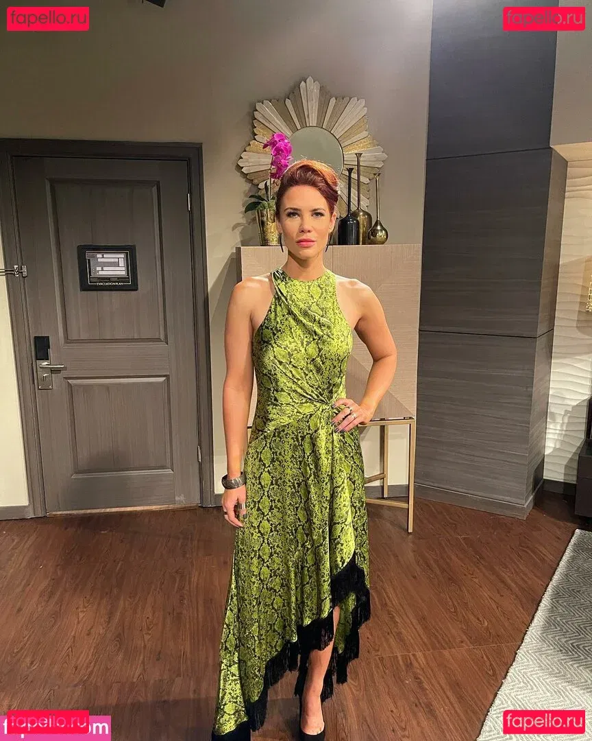 Courtney Hope Onlyfans Photo Gallery 