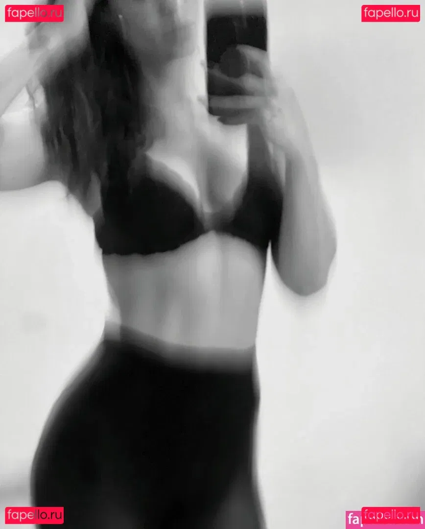 Courtney Hope Onlyfans Photo Gallery 