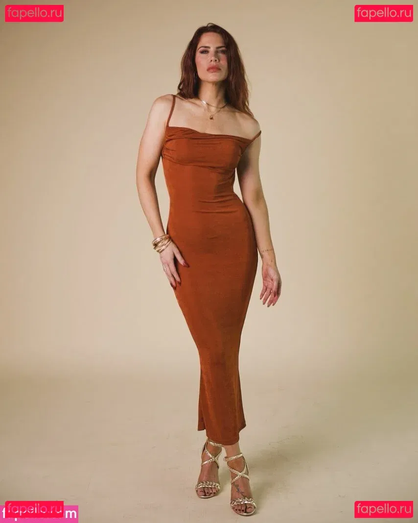 Courtney Hope Onlyfans Photo Gallery 