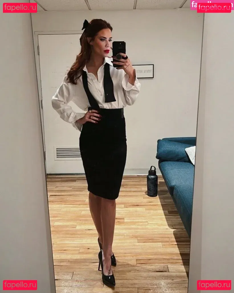 Courtney Hope Onlyfans Photo Gallery 