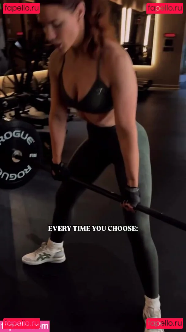 Courtney Hope Onlyfans Photo Gallery 