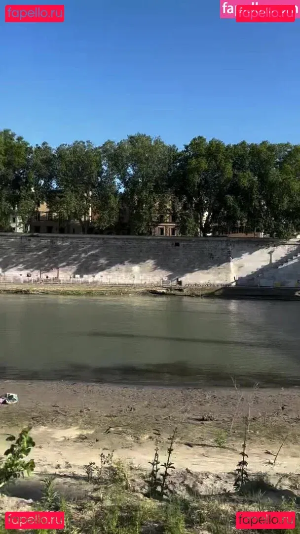 Courtney Hope Onlyfans Photo Gallery 