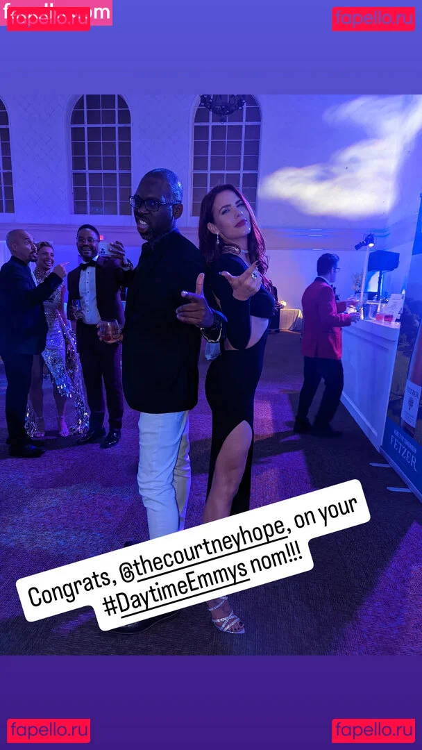 Courtney Hope Onlyfans Photo Gallery 