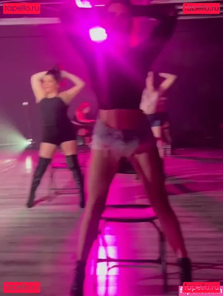 Courtney Hope Onlyfans Photo Gallery 