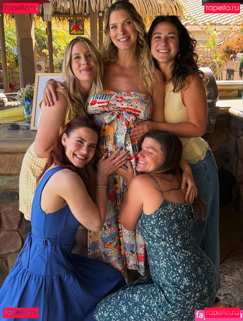 Courtney Hope Onlyfans Photo Gallery 