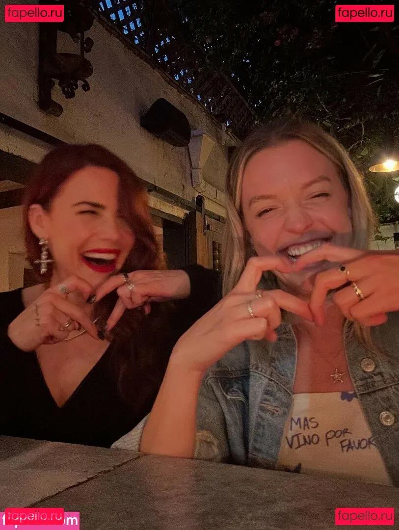 Courtney Hope Onlyfans Photo Gallery 