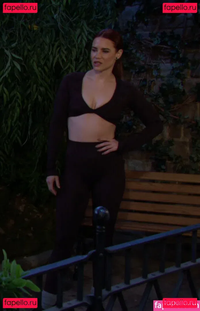 Courtney Hope Onlyfans Photo Gallery 