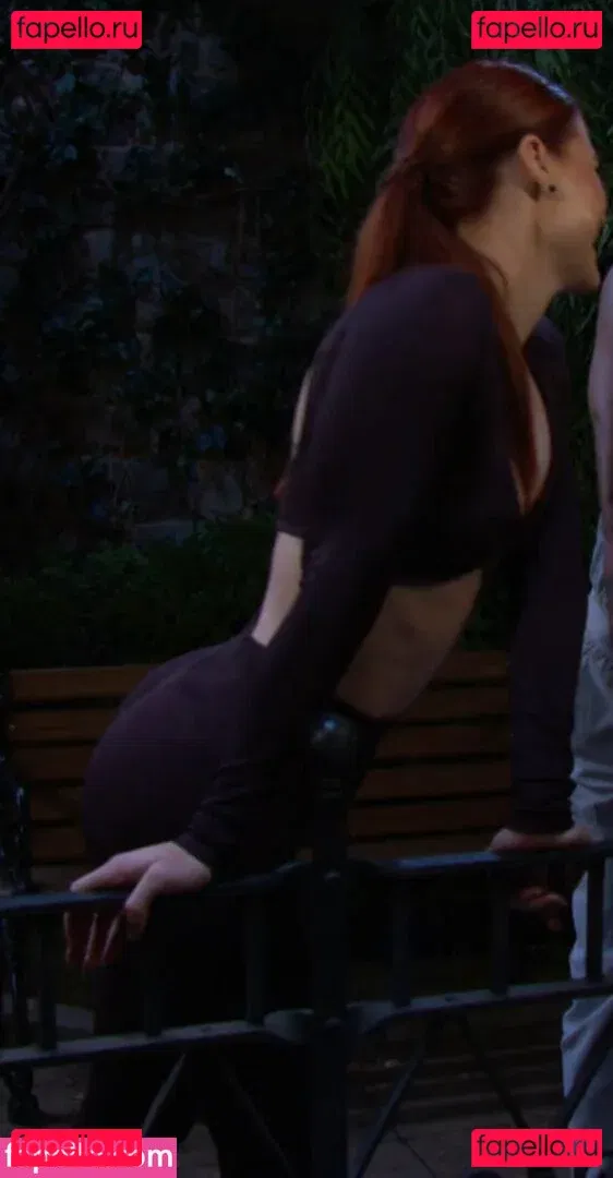 Courtney Hope Onlyfans Photo Gallery 