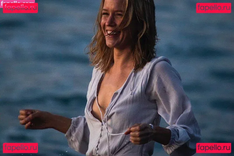 Jessy Schram Onlyfans Photo Gallery 