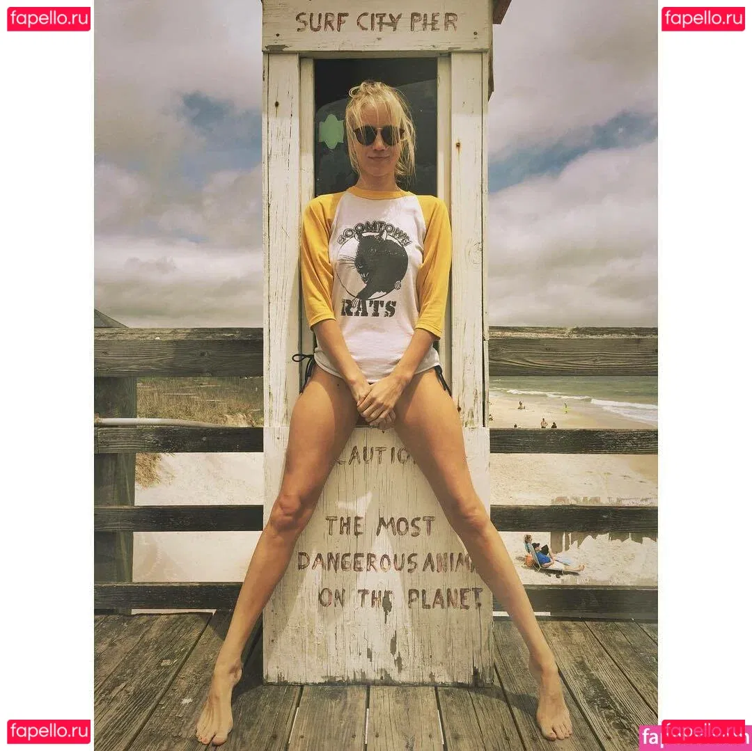 Jessy Schram Onlyfans Photo Gallery 