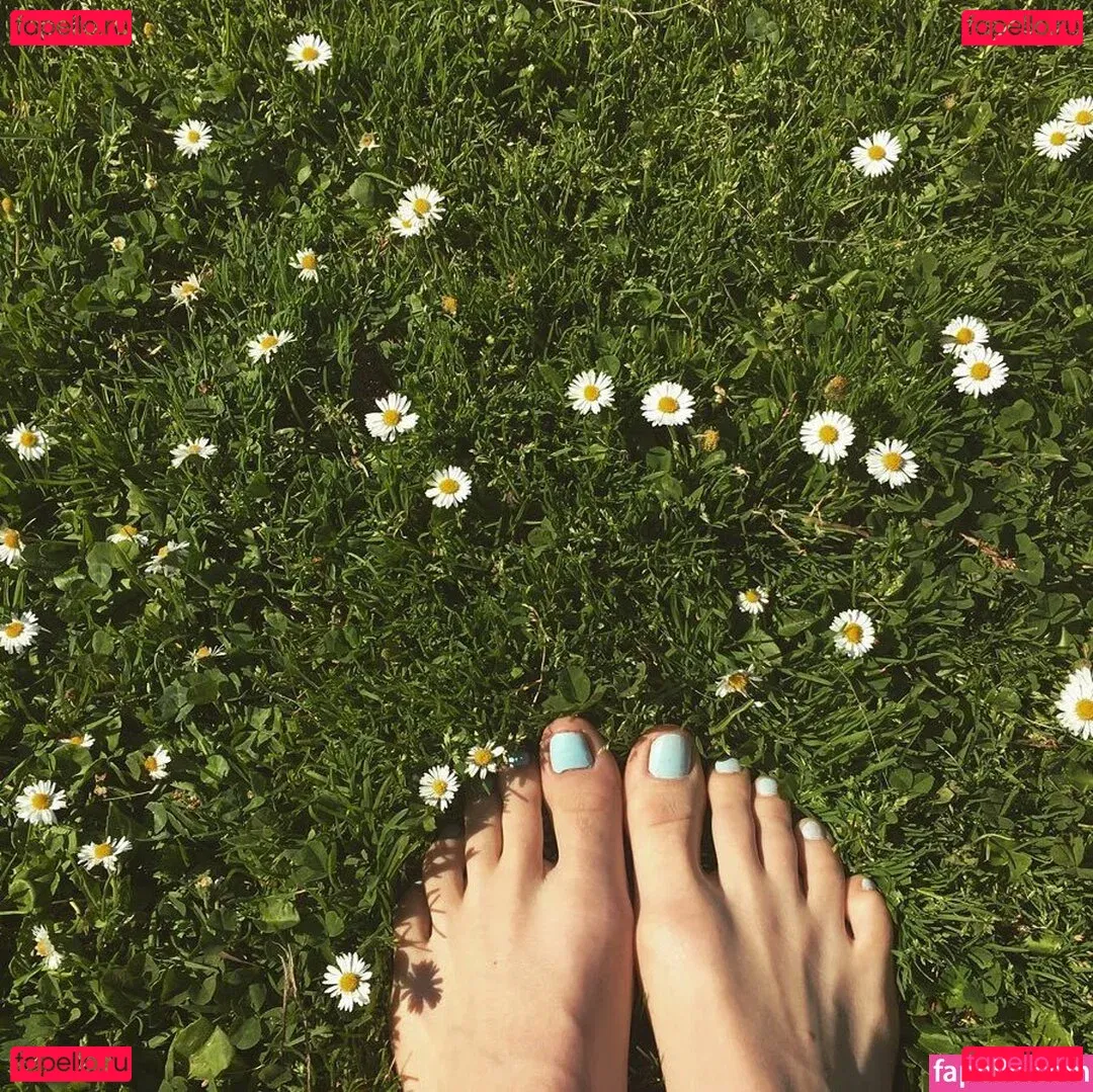 Jessy Schram Onlyfans Photo Gallery 