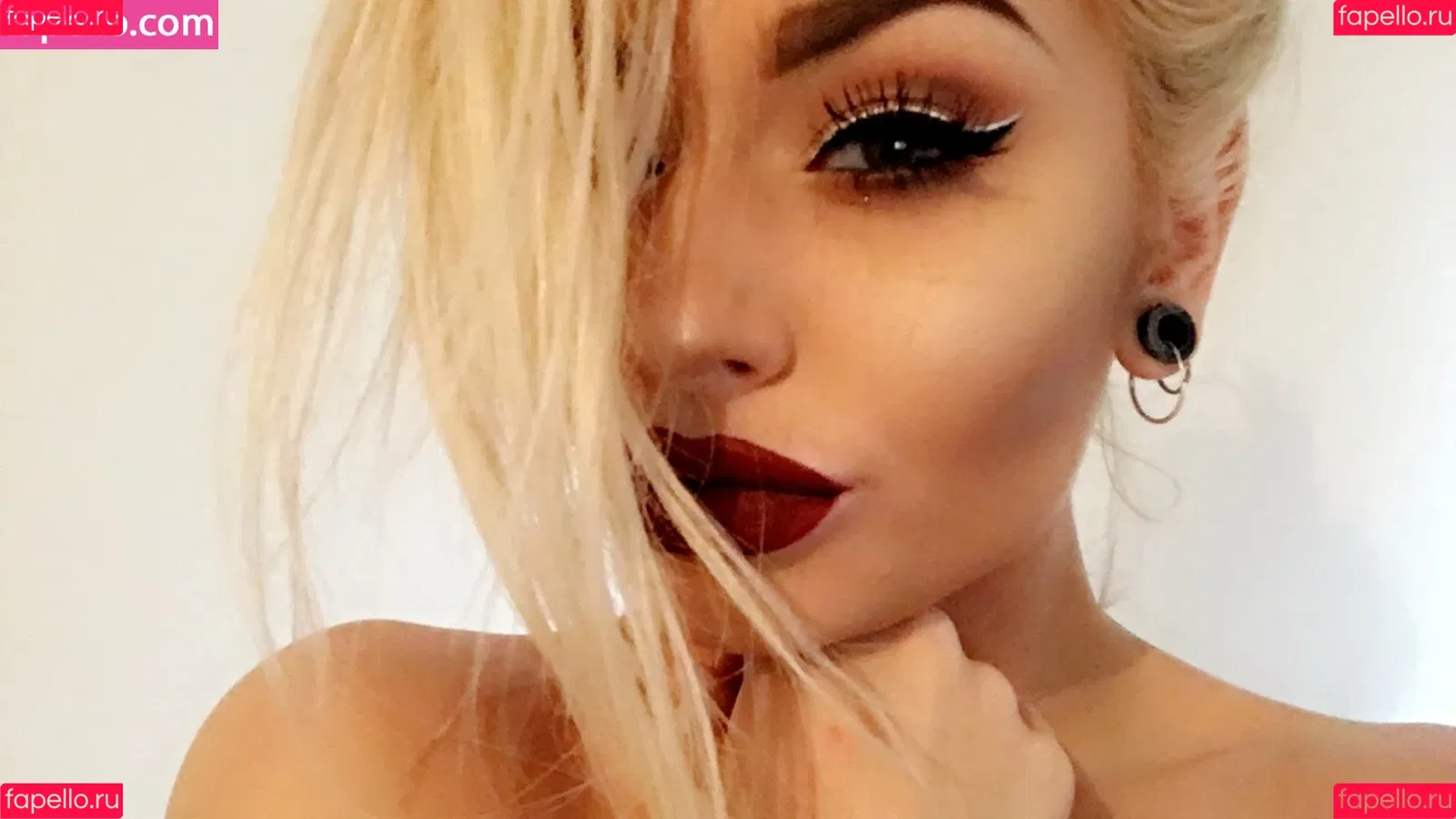 Romanie Smith Onlyfans Photo Gallery 