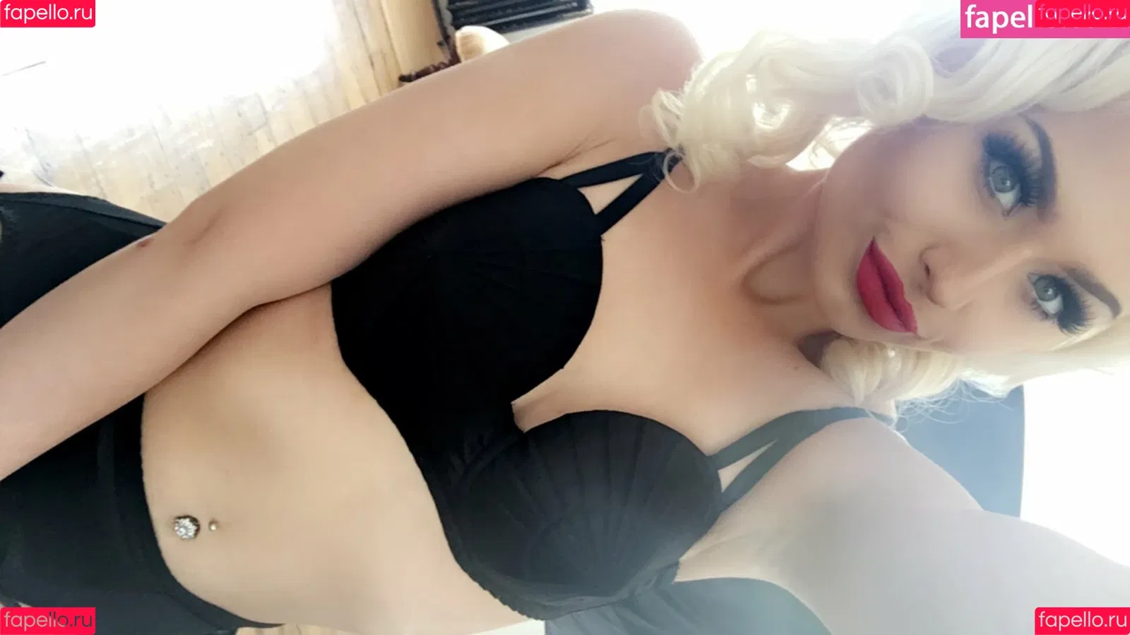 Romanie Smith Onlyfans Photo Gallery 