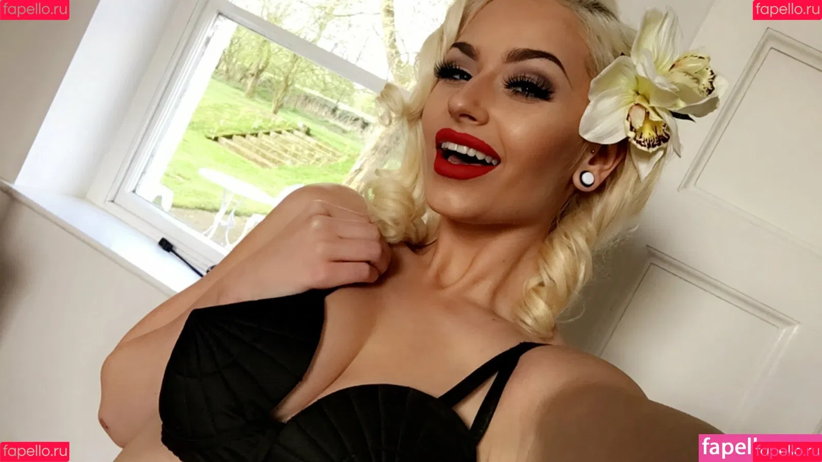 Romanie Smith Onlyfans Photo Gallery 