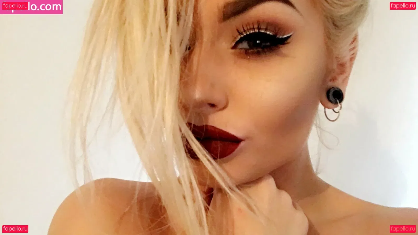 Romanie Smith Onlyfans Photo Gallery 