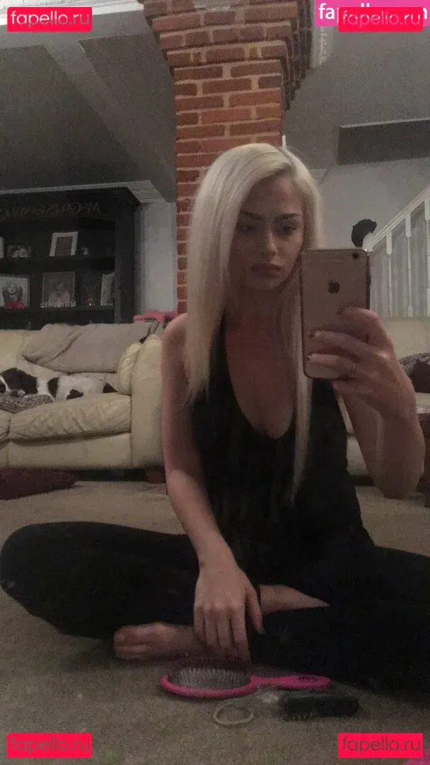 Romanie Smith Onlyfans Photo Gallery 