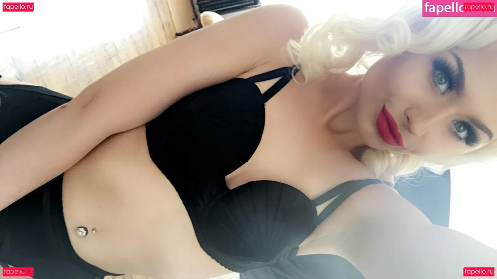 Romanie Smith Onlyfans Photo Gallery 