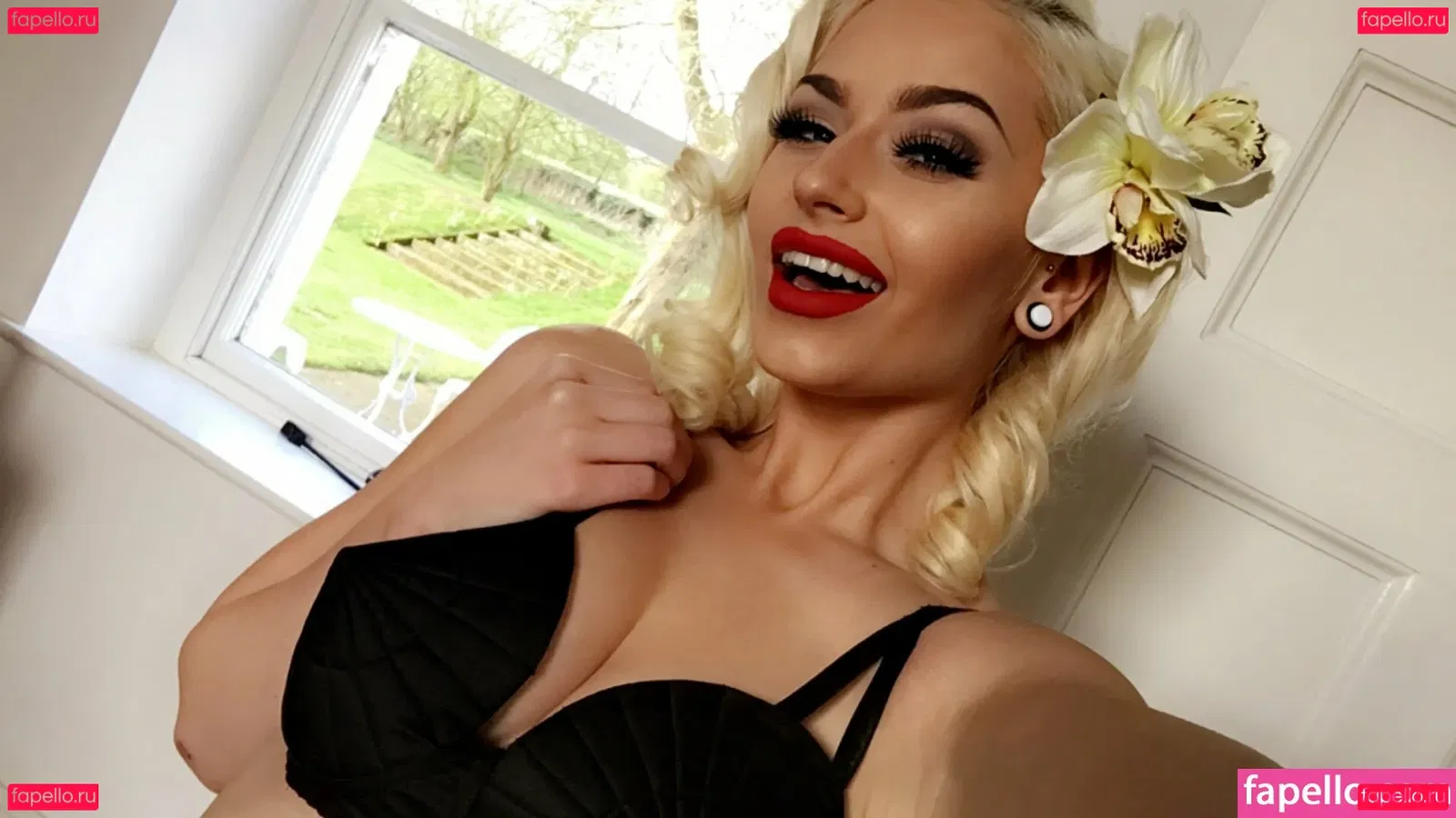 Romanie Smith Onlyfans Photo Gallery 