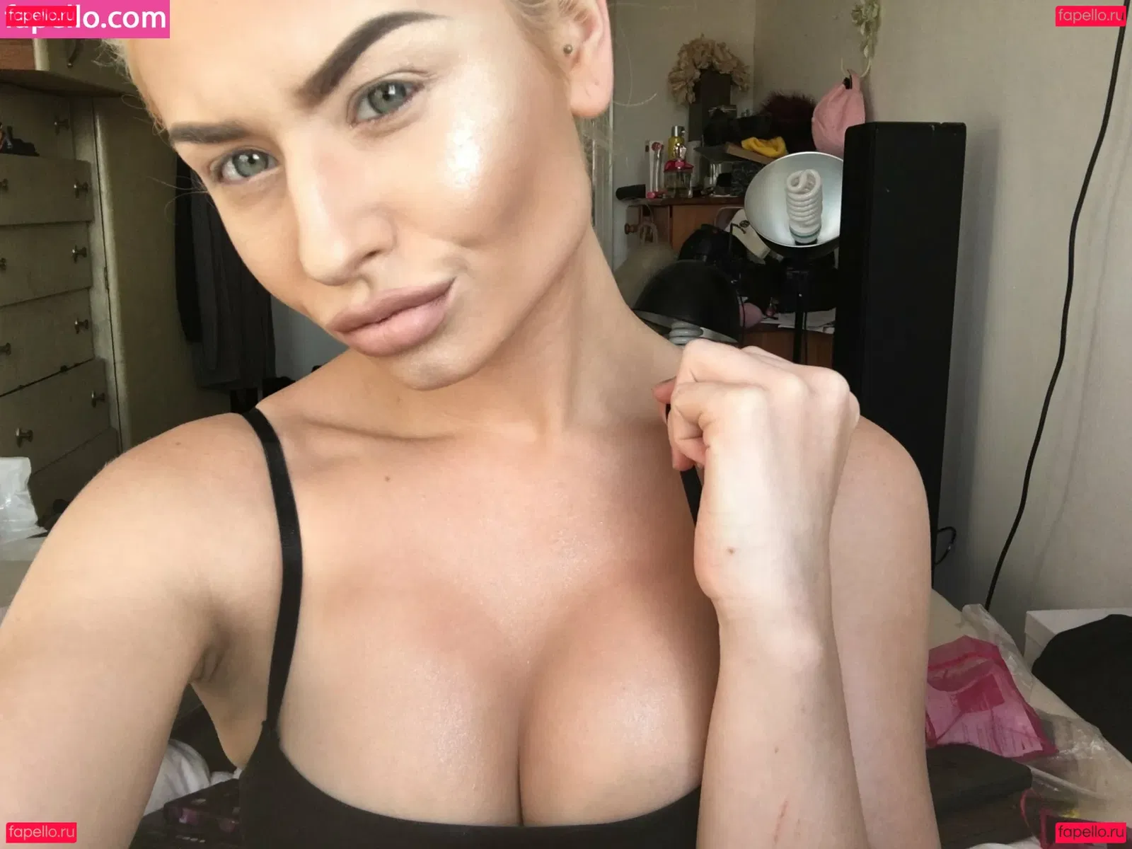 Romanie Smith Onlyfans Photo Gallery 