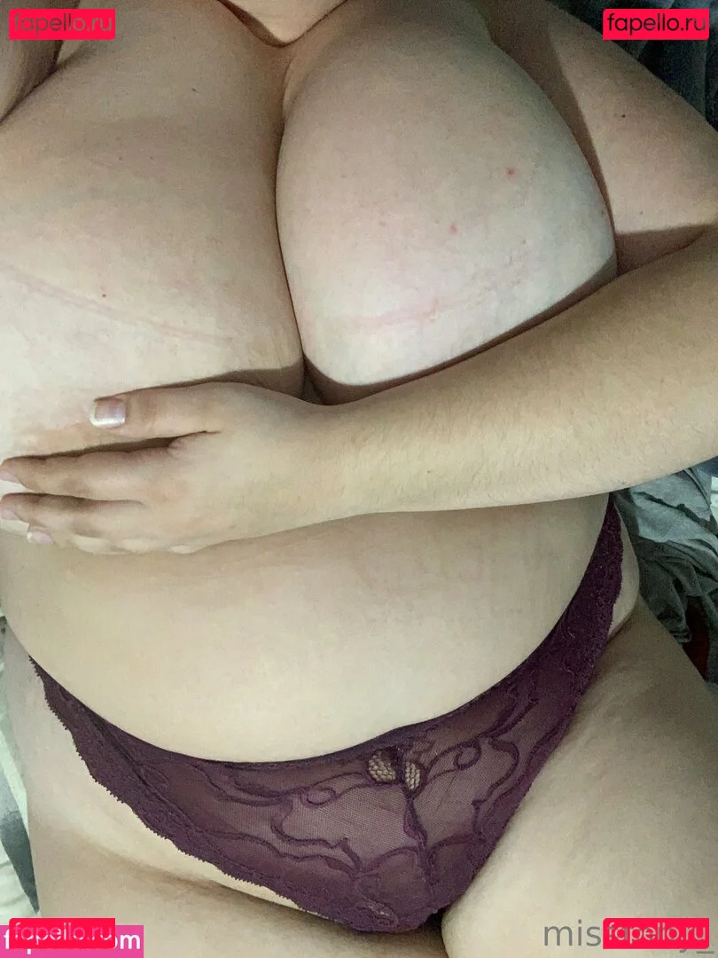 misstonyy Onlyfans Photo Gallery 