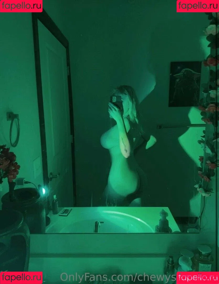 Chewy Waifu Onlyfans Photo Gallery 