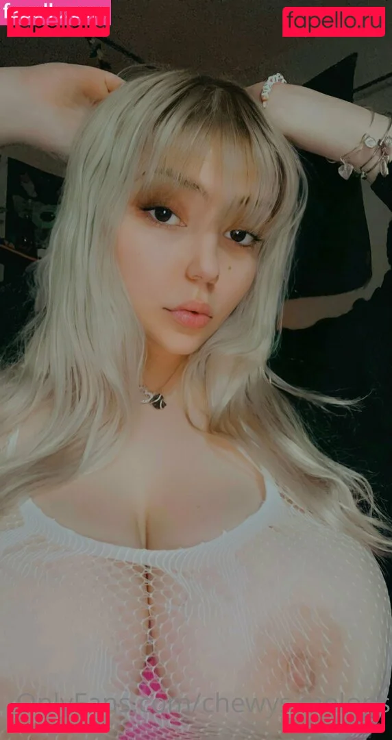 Chewy Waifu Onlyfans Photo Gallery 