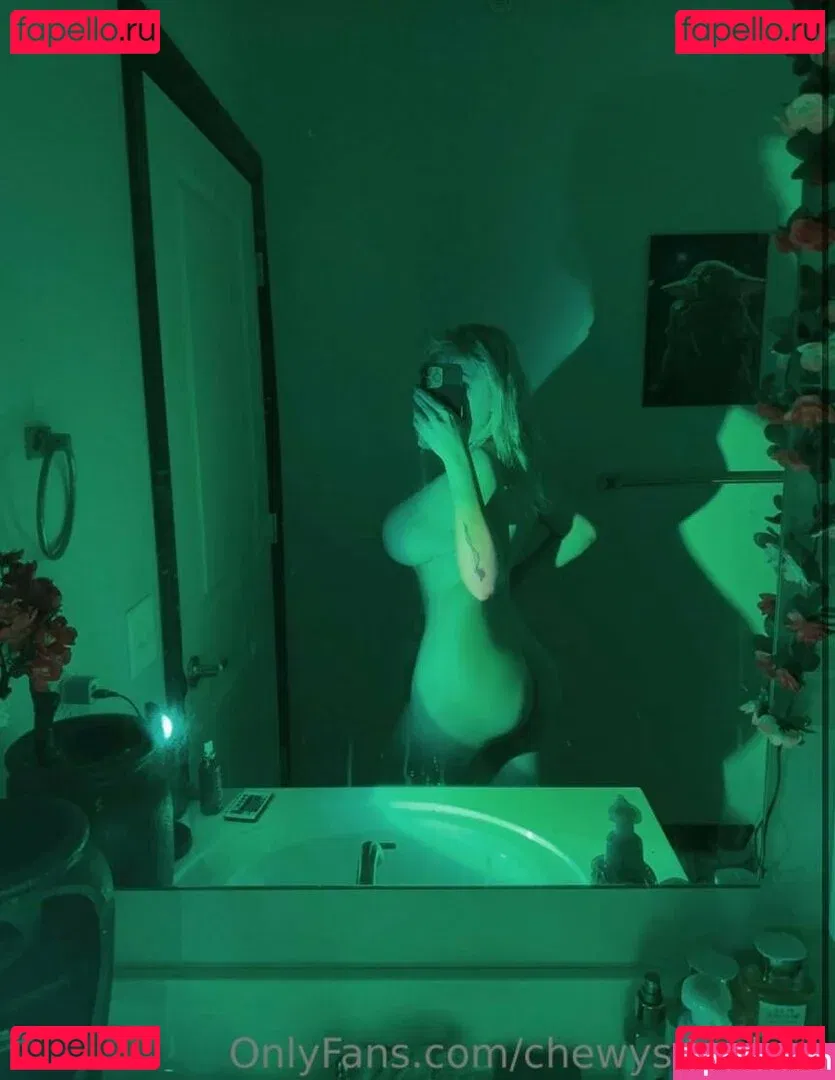 Chewy Waifu Onlyfans Photo Gallery 