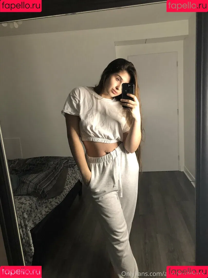Audrey Stdenis Onlyfans Photo Gallery 
