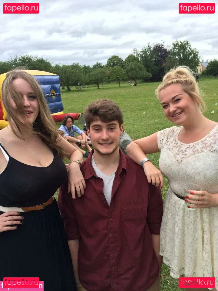 Maton Twins Onlyfans Photo Gallery 