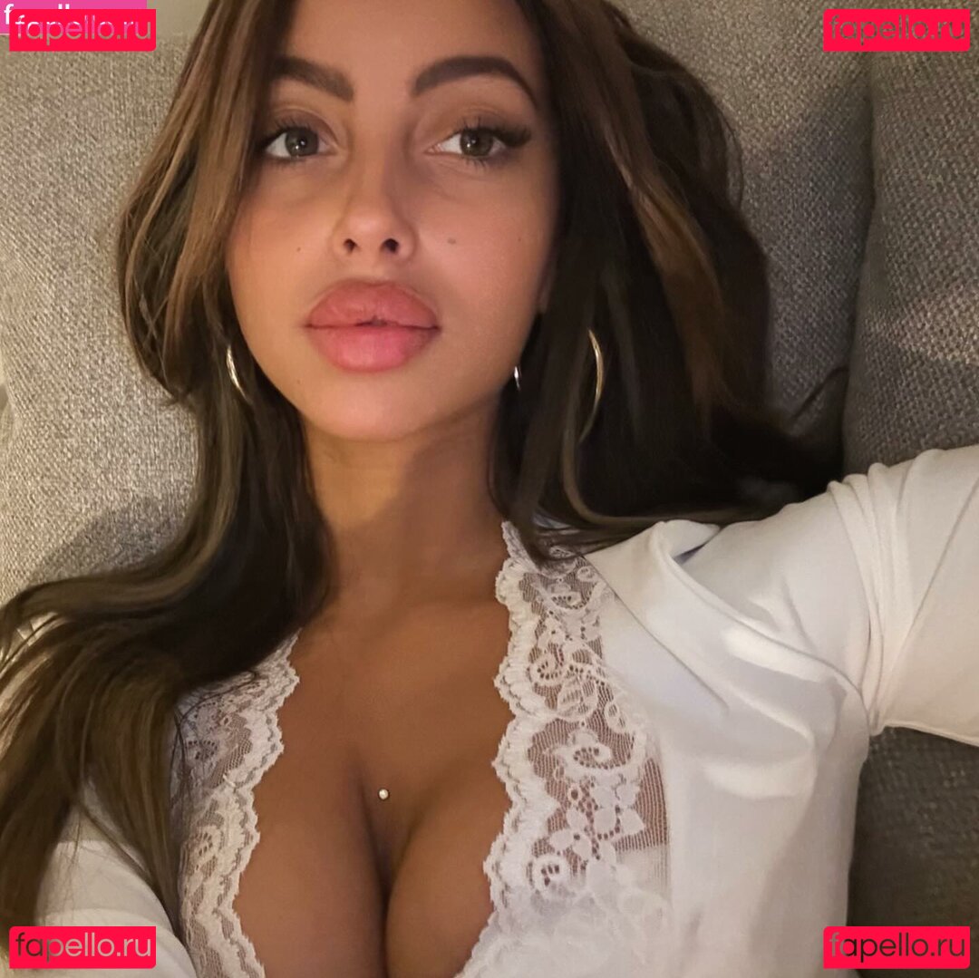 maelatib Nude Onlyfans Photo 32