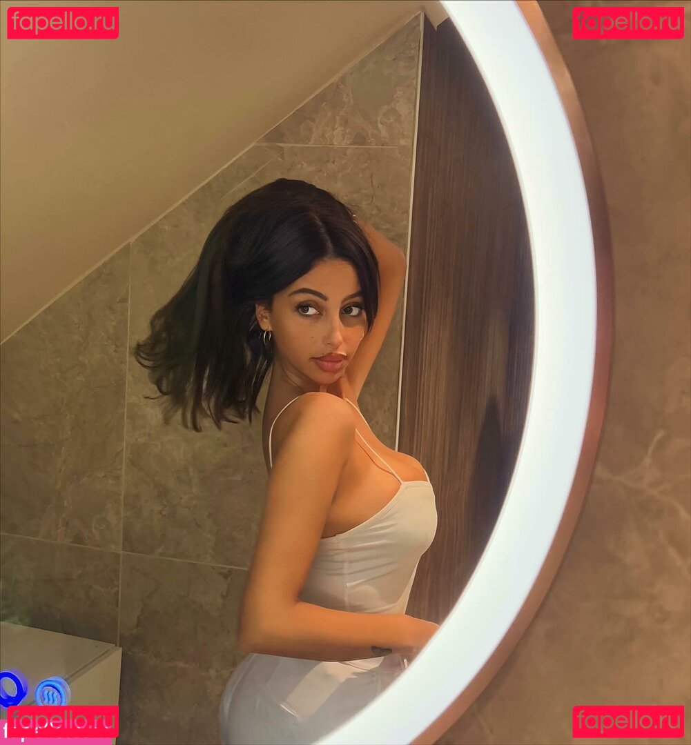 maelatib Nude Onlyfans Photo 30