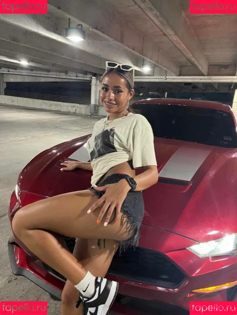 Ximena Saenz Onlyfans Photo Gallery 
