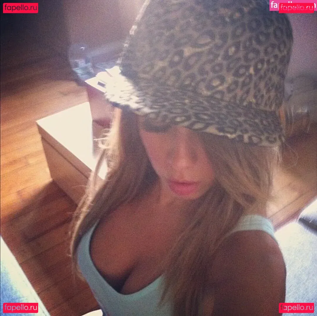 Ximena Saenz Onlyfans Photo Gallery 