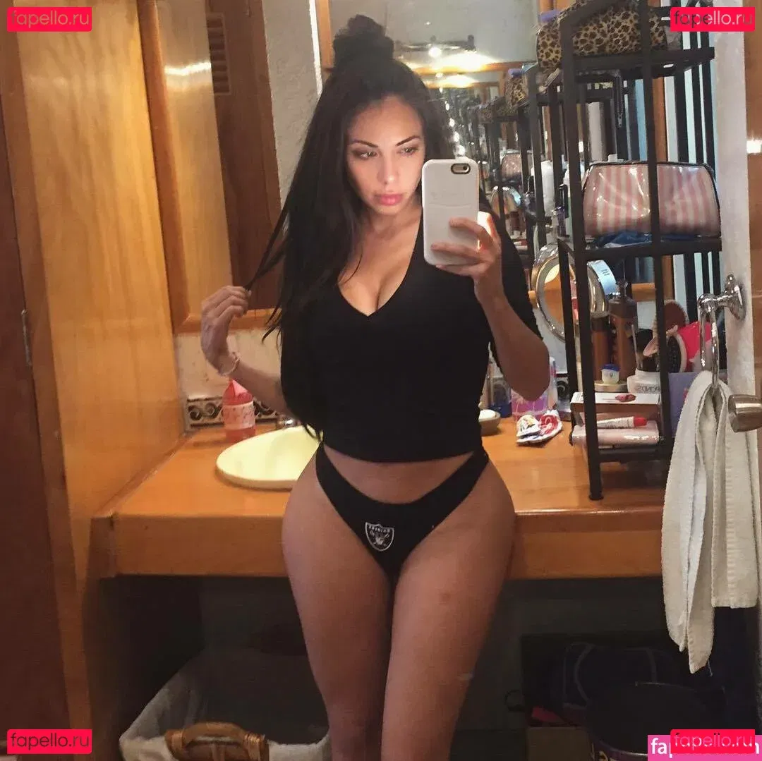 Ximena Saenz Onlyfans Photo Gallery 