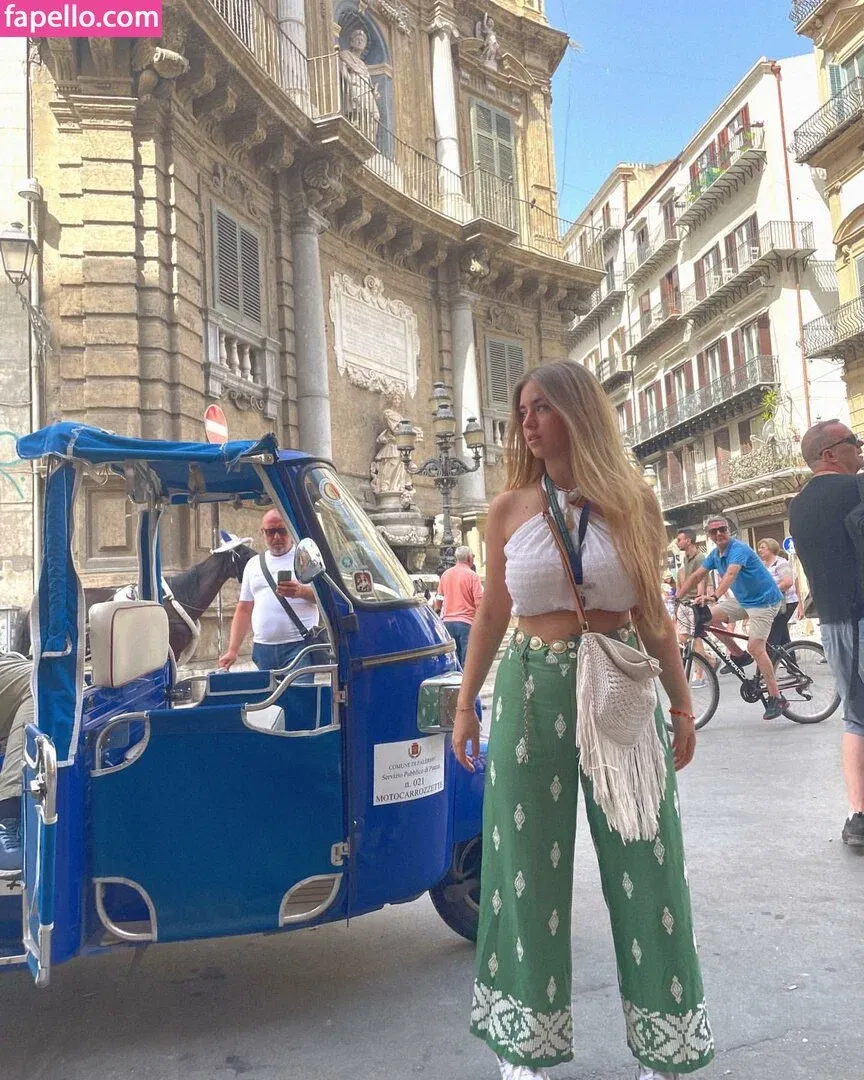 María Moreno Onlyfans Photo Gallery 