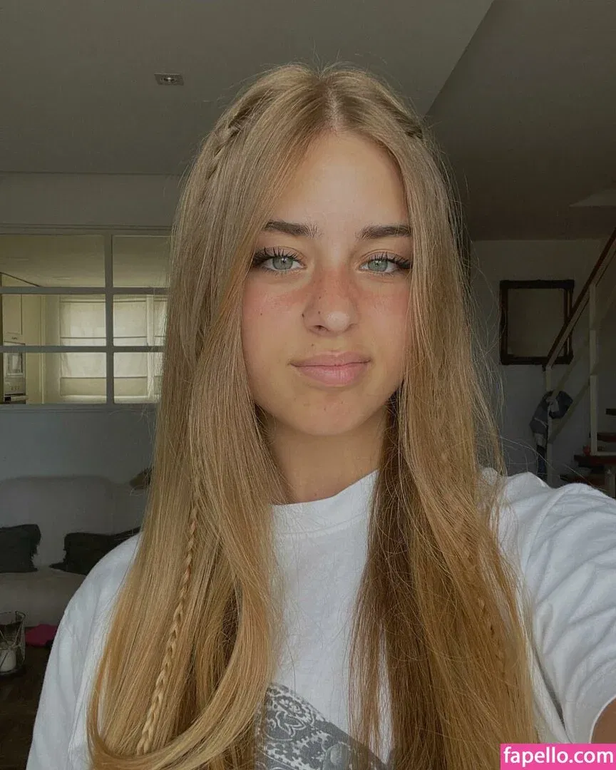 María Moreno Onlyfans Photo Gallery 