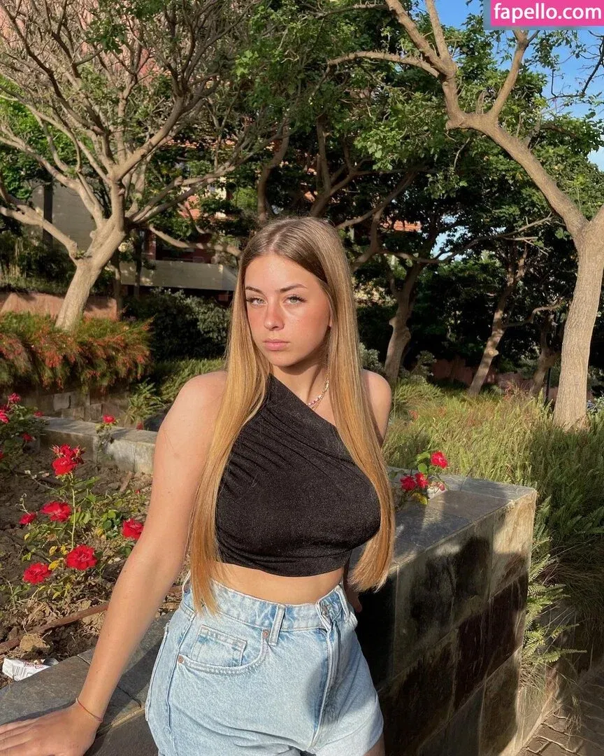 María Moreno Onlyfans Photo Gallery 