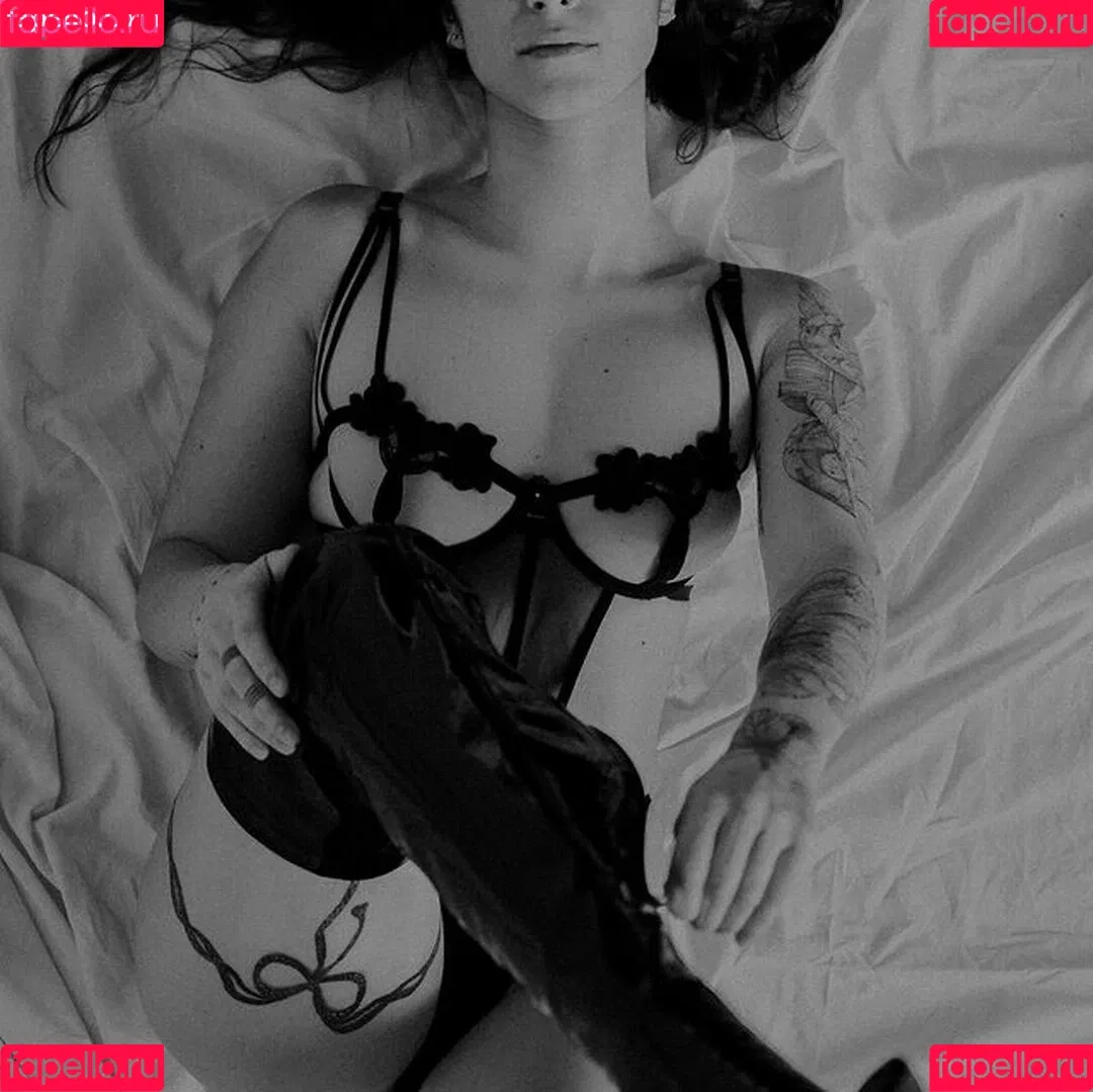 Poetiquegirl Onlyfans Photo Gallery 