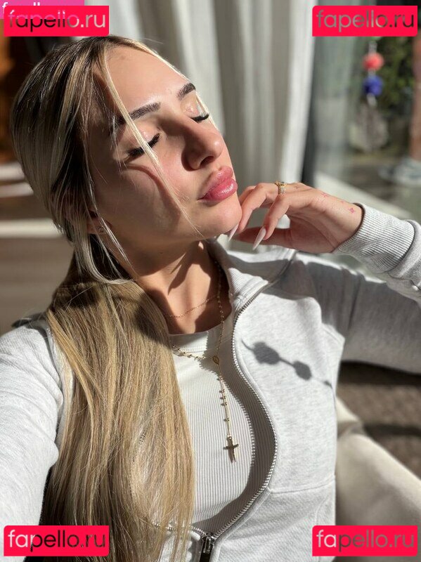 sofiataxitour Nude Onlyfans Photo 9