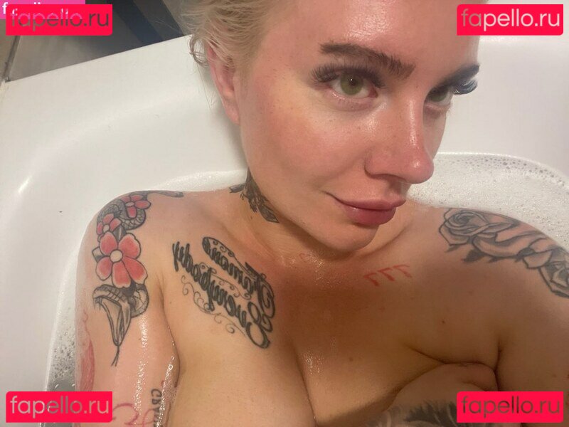 emzlouxo Nude Onlyfans Photo 9