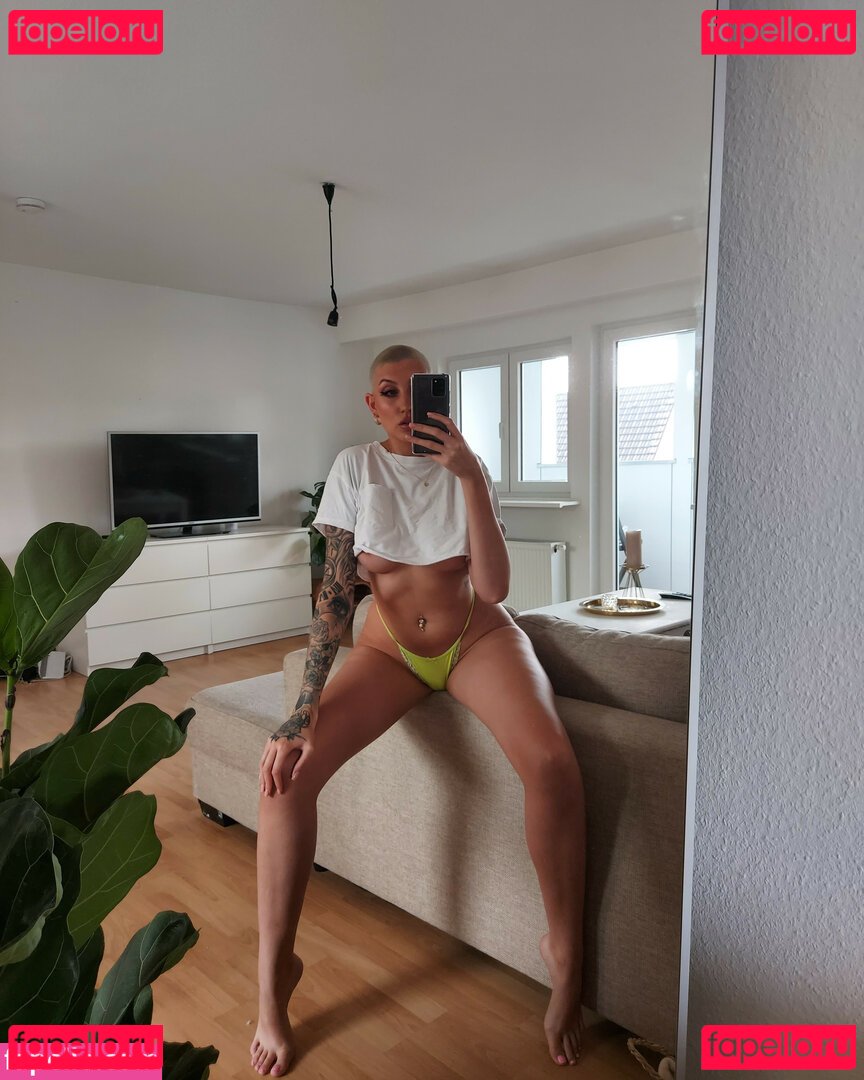 tattooedxmia Nude Onlyfans Photo 6