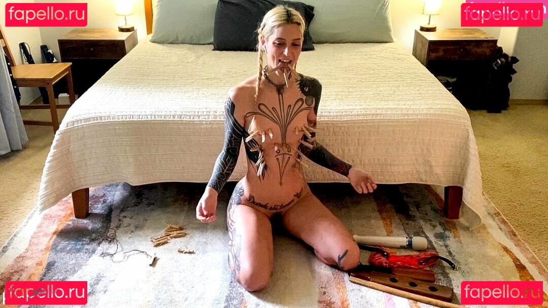 Cam Damage Nude Onlyfans Photo 8