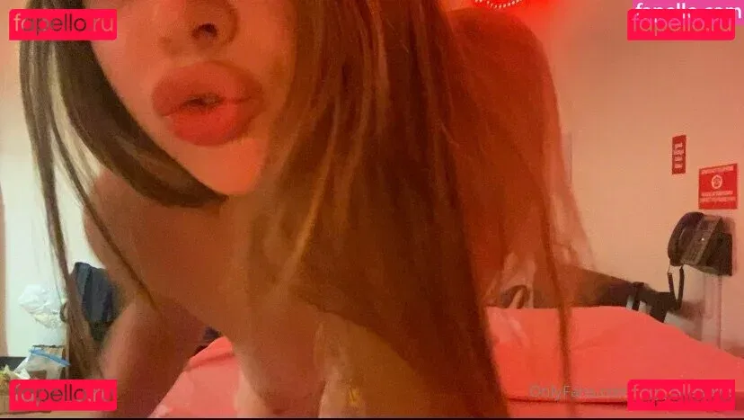 Izzy_Swallows Onlyfans Photo Gallery 