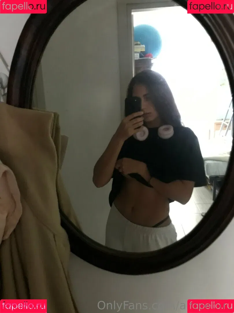 annabananaaaaaaaaa Onlyfans Photo Gallery 