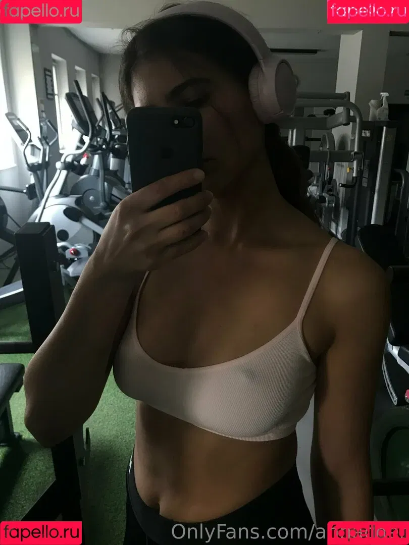 annabananaaaaaaaaa Onlyfans Photo Gallery 
