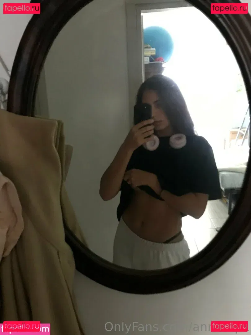 annabananaaaaaaaaa Onlyfans Photo Gallery 