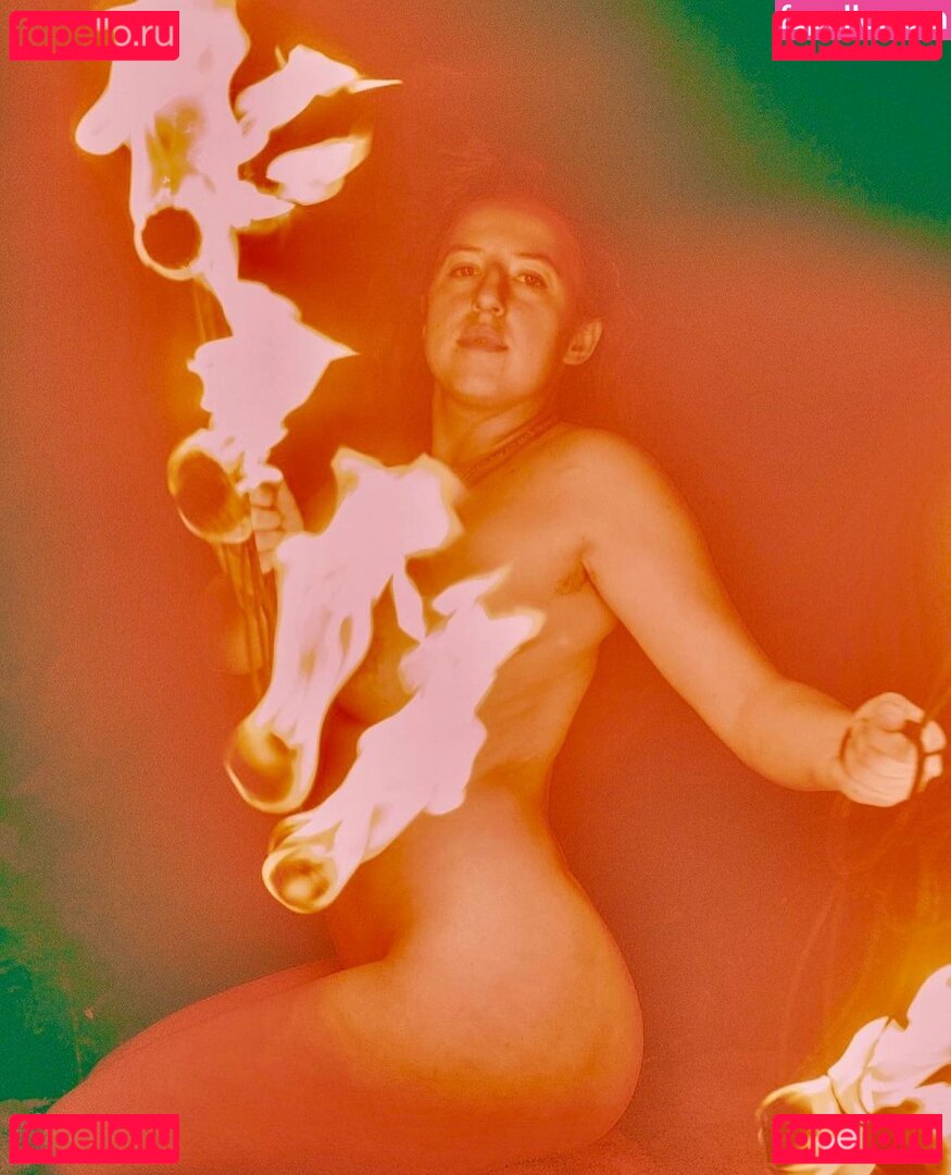 Petite Hippie Nude Onlyfans Photo 7