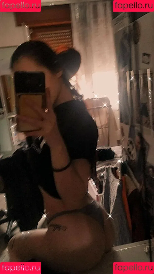 Roxanax Sg Onlyfans Photo Gallery 