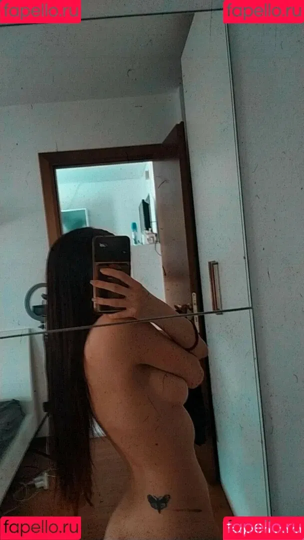 Roxanax Sg Onlyfans Photo Gallery 